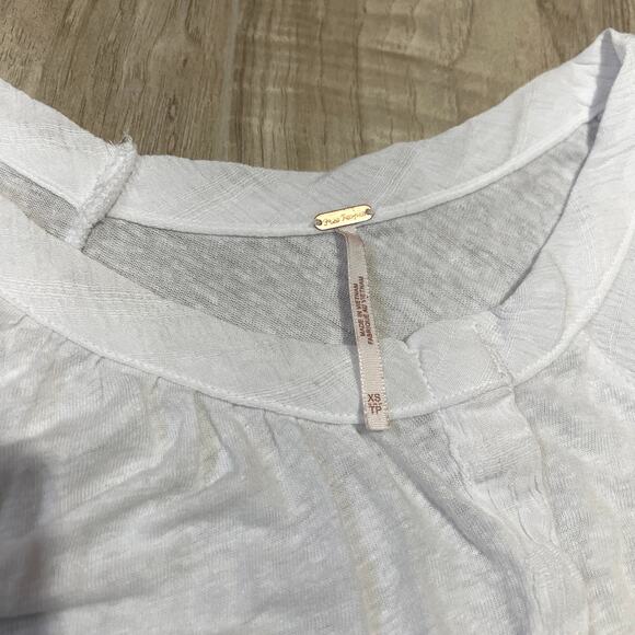 Free People Keep It Casual White Linen Blend Oversized Boho Split Tee Size XS - Picture 6 of 9